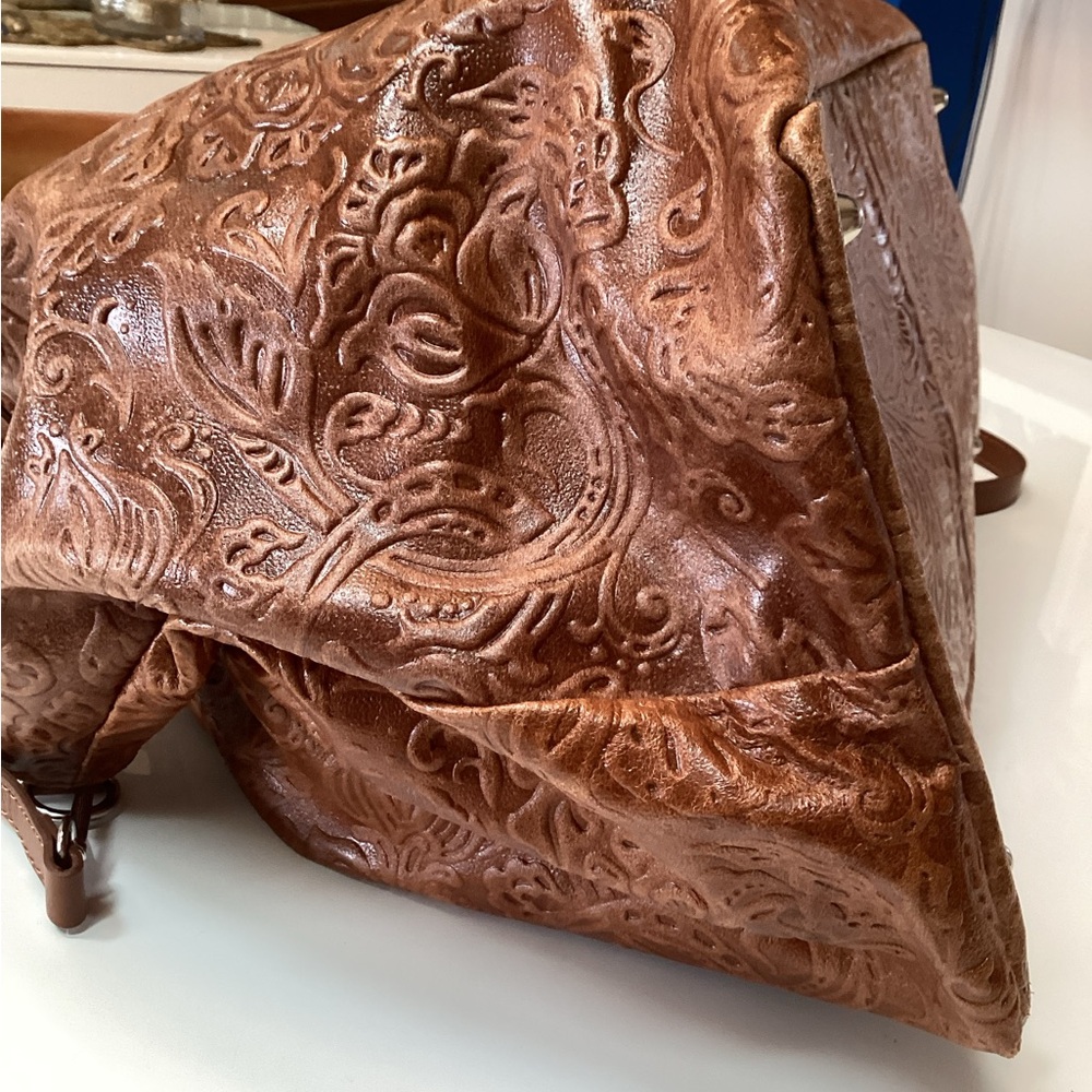 #585 Isadora Italian Leather Large Embossed Floral Leather Shoulder Bag - - Picture 5 of 16